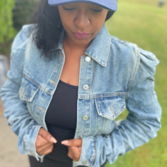 Blue Jean Jacket 🥰 - Picture 2 of 8